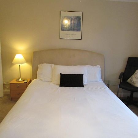 Sleepneat Bed and Breakfast Ascot  Værelse billede