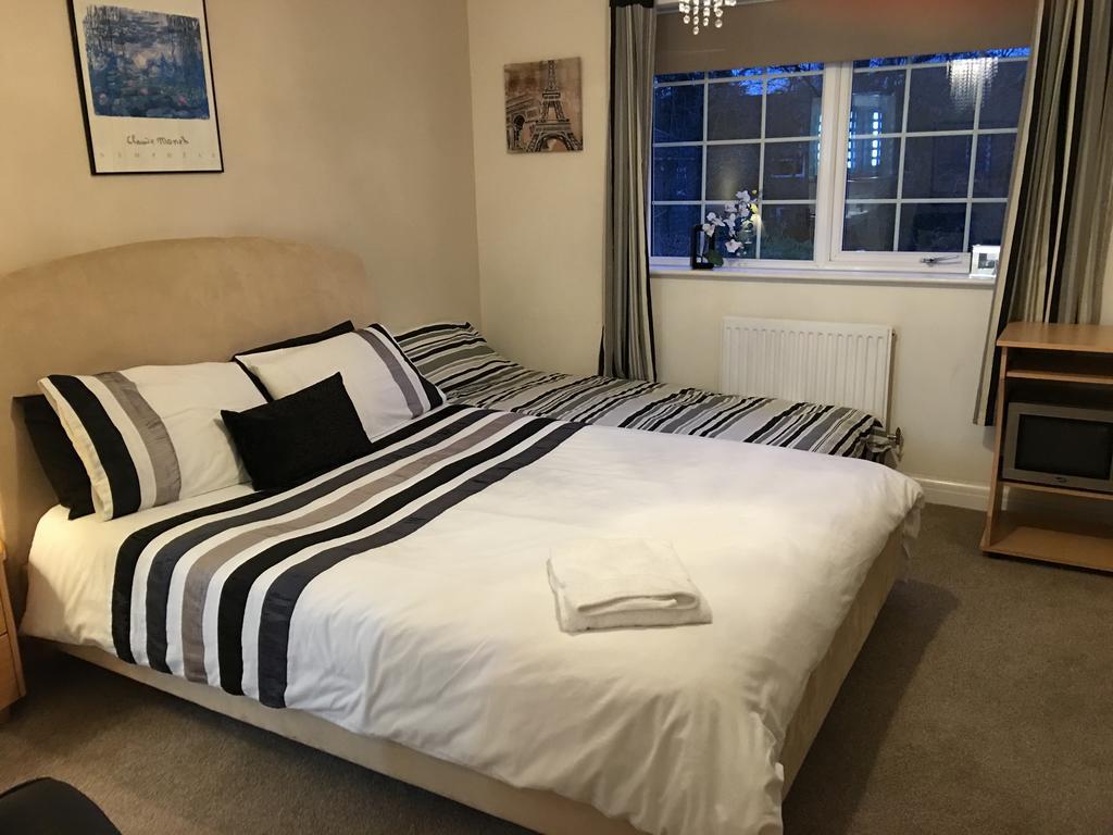 Sleepneat Bed and Breakfast Ascot  Værelse billede