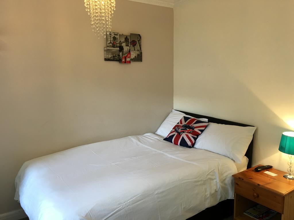 Sleepneat Bed and Breakfast Ascot  Værelse billede