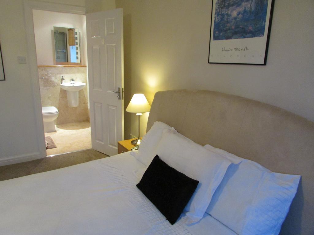 Sleepneat Bed and Breakfast Ascot  Værelse billede