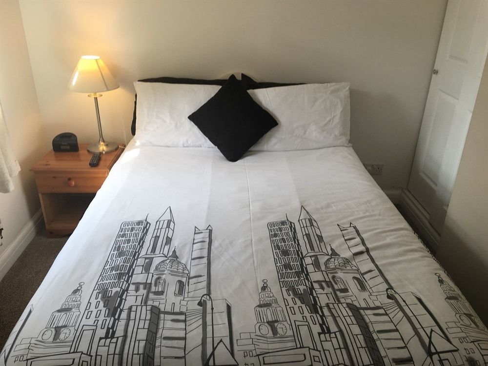 Sleepneat Bed and Breakfast Ascot  Eksteriør billede