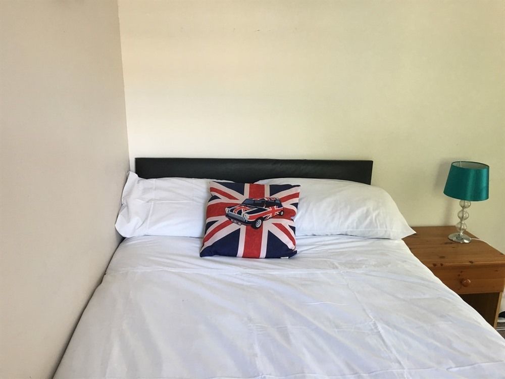 Sleepneat Bed and Breakfast Ascot  Eksteriør billede